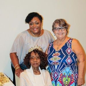 Meet your Posher, Mavis